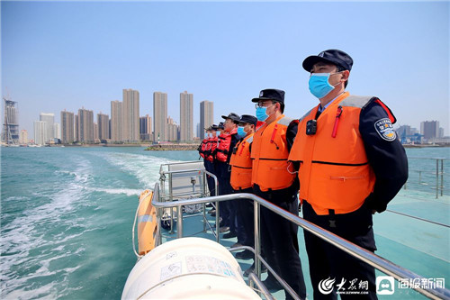 青島：邊檢海關聯合執法 嚴防疫情海上輸入