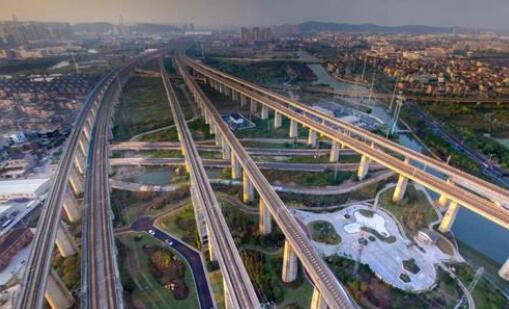 “軌道上的長三角”：打通區域經濟大動脈
