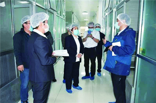 初三復學前，市教育局、市衛健委、市市場監管局聯合工作組實地巡查