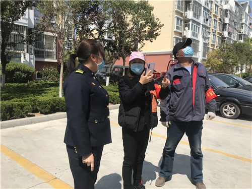 青島西海岸新區辛安街道網格員紀莉： 眼觀六路察隱患，舉一反三解民憂