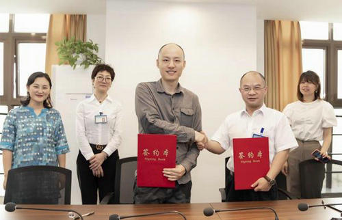 湖南首家創新性口罩生產研發基地簽約落戶