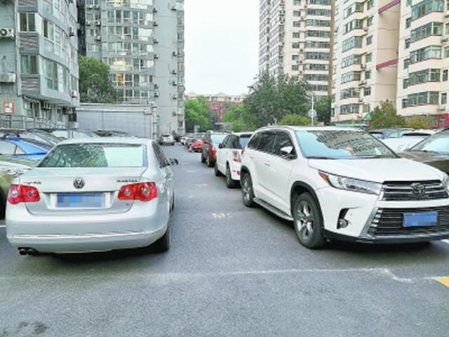 有些小區生命通道還是不通 市民呼吁嚴格執法