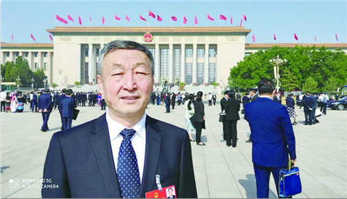 全國人大代表許振超建議：建設國際一流集裝箱樞紐港