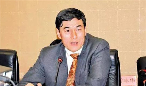 “最近圈兒里都在談論青島，我來看看這里到底發生了什么？”