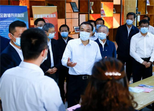 李克強總理來山東考察，兩天到了煙臺、青島這些地方
