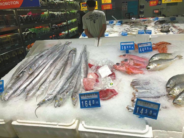 記者探訪濟南三文魚銷售情況 多數超市已停售 部分日料店仍在售