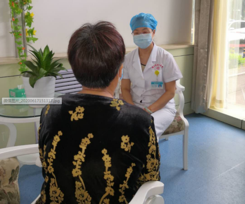 女兒要高考，媽媽比女兒還緊張怎么辦？