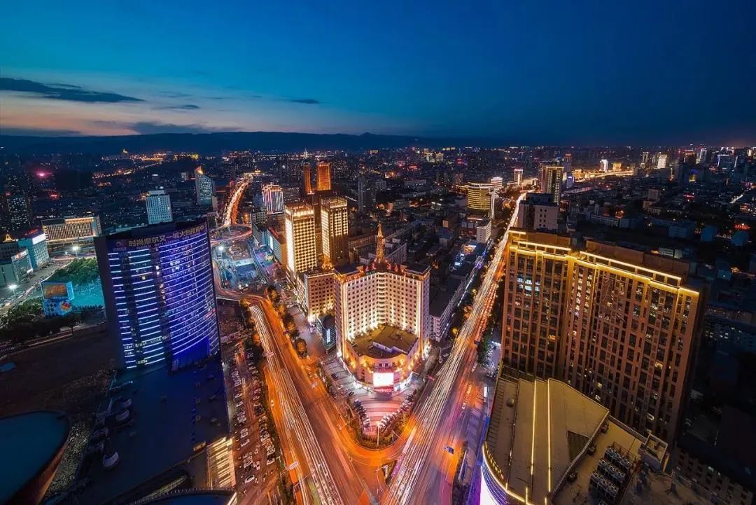 呼市：高質量發展招商引資項目簽約儀式暨重大項目開工動員大會舉行