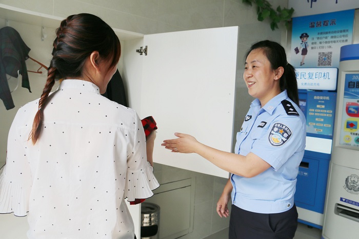 ?戶籍室里有了“引導員” 