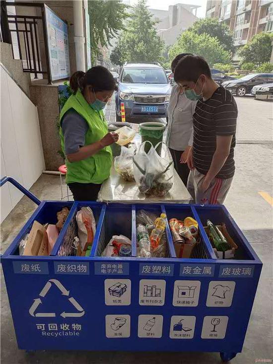 垃圾分類產業鏈再延長 青島市南有了可回收物收集線