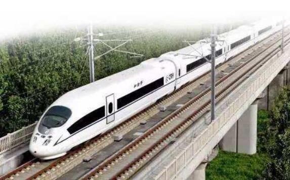 鐵路部門加大五一假期運力投放 增開旅客列車1500多列