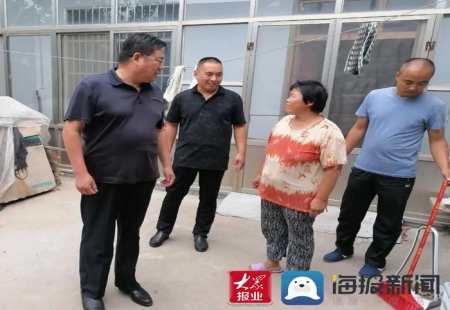 巨野縣人民醫院：擼起袖子“掃出”美麗庭院 助力精準扶貧