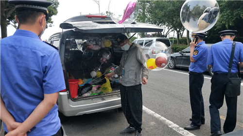 青島：市區兩級聯動發力 開展沿海一線市容秩序專項整治