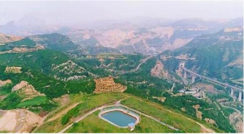 桑樹坪煤礦：生態治理顯成效 矸石山上披“綠裝”