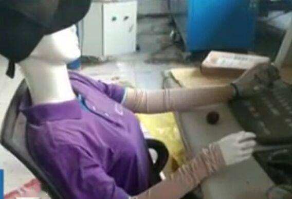 用假人充當安檢員屬實！中通快遞致歉并將整改