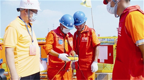 青島地鐵電工技能比武在6號線舉行 