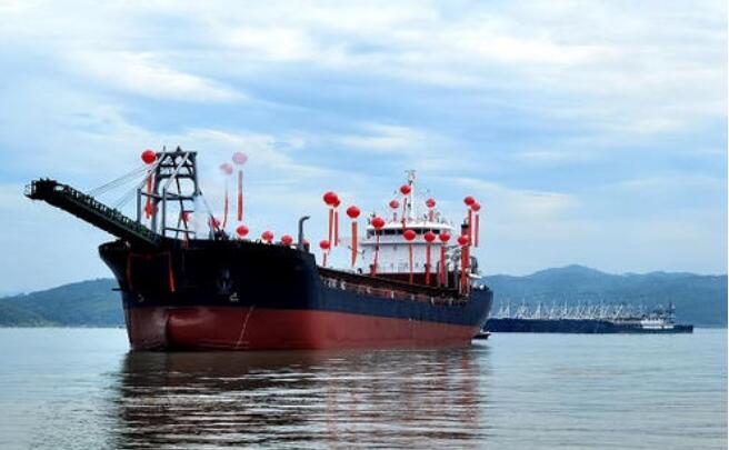 首艘搭載國產高速動力萬噸級工程船試航