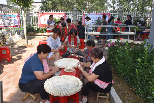 河南方城二郎廟鎮：一碗餃子情  濃濃敬老心