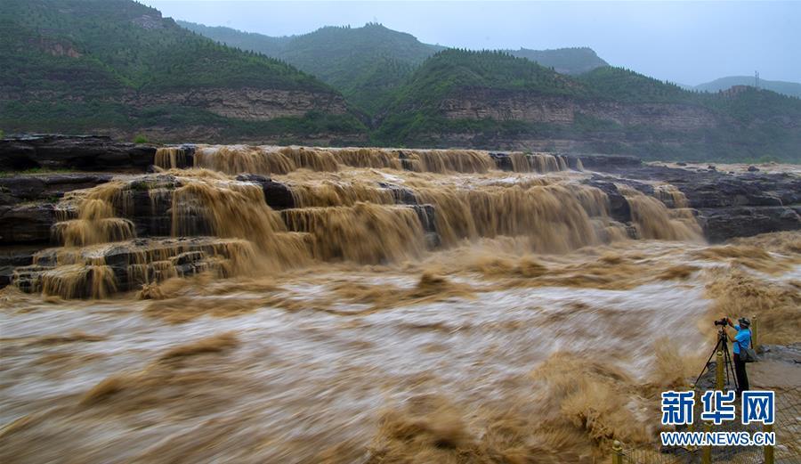 山西壺口瀑布景區受洪峰影響暫時關閉