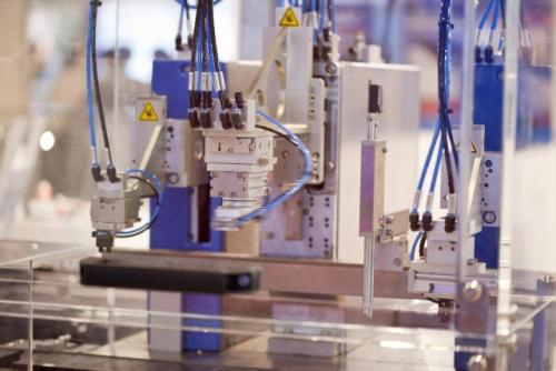 醫藥生物行業上半年乘風破浪 醫療器械業績翻倍