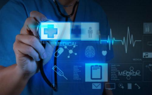 醫療產業變局：醫生白天看病問診，晚上變身網紅！