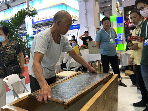 臨沂傳承350年的“山東老紙”閃亮首屆中國國際文化旅游博覽會