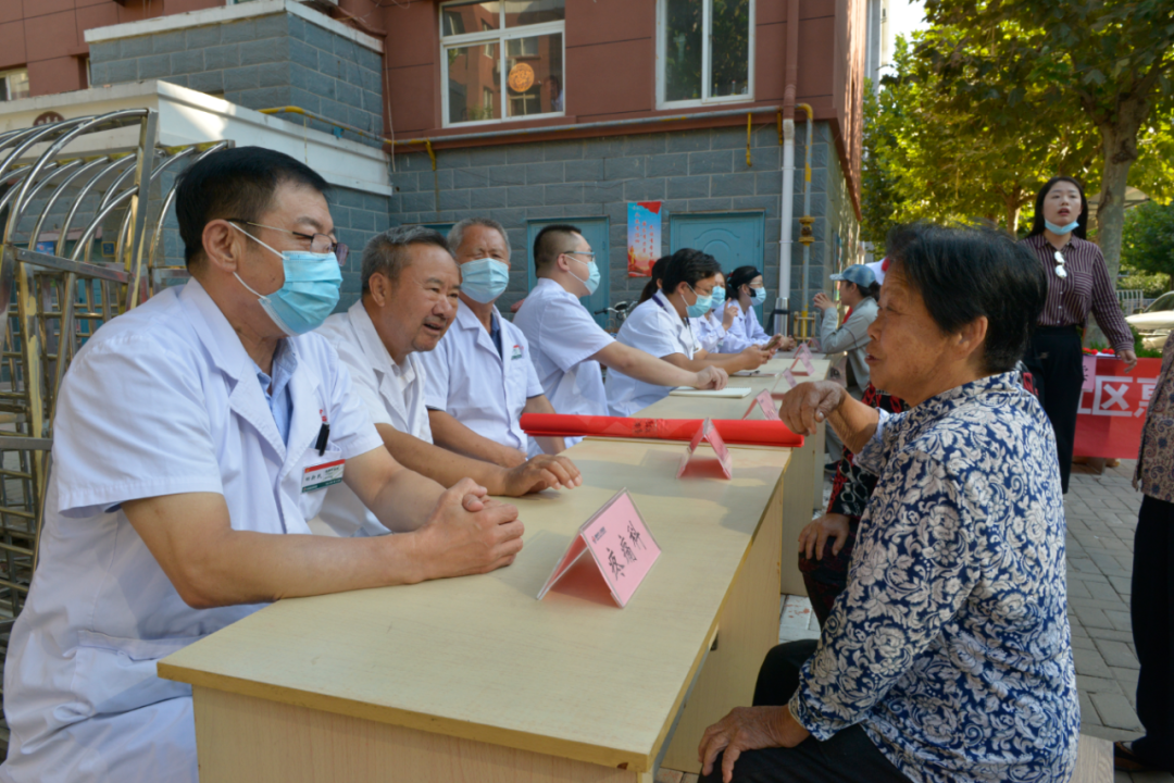 德州市人民醫院組織專家團隊開展“暖心社區惠萬家”義診宣教活動