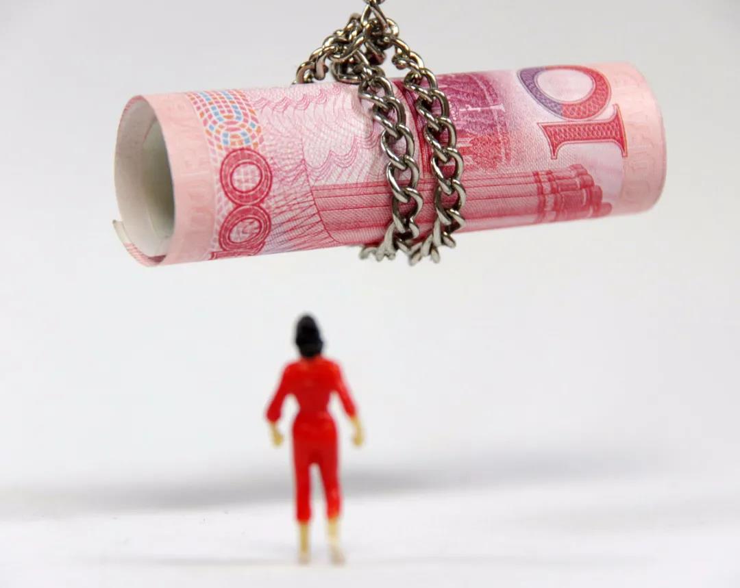 太猖狂！客戶經理騙貸750萬，加鈔員從ATM里1年偷400萬，這些銀行到底出了啥問題？