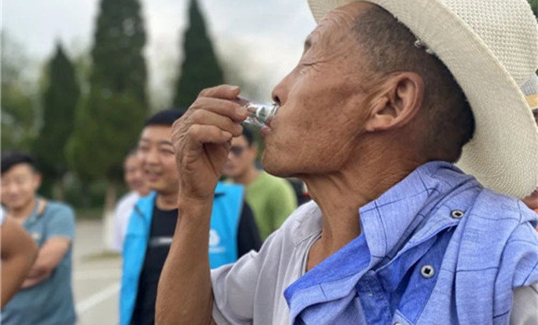 “斗酒”大會“鬧”熱古鎮蘭陵