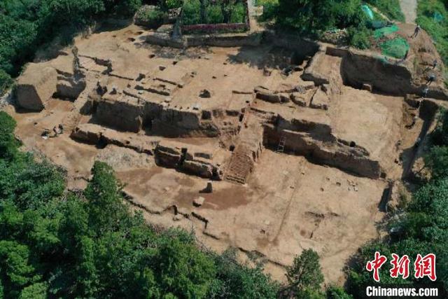 西安臨潼華清宮發現保存完整唐代高臺建筑遺址