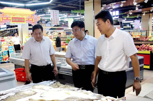 王立軍帶隊督導“雙節”期間食品安全工作
