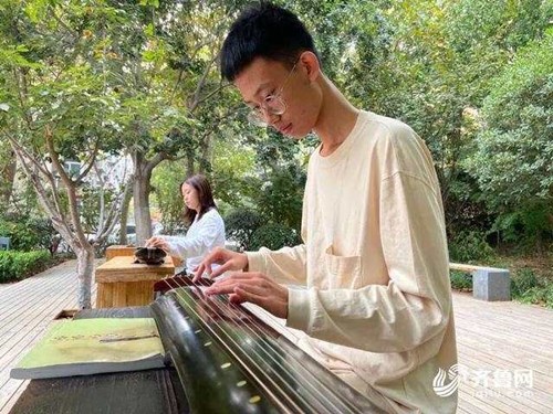 真的！山東最孤獨古琴專業新生還有一個師妹
