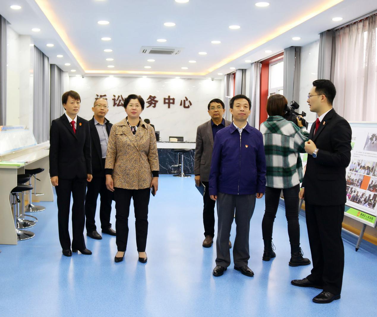 德州市委市直機關工委書記鄭廣敏一行到德城區法院黃河涯法庭調研