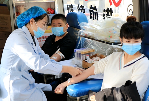 郯城縣高峰頭鎮：踴躍無償獻血為生命加油