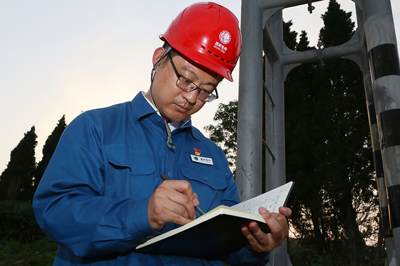 國網煙臺市蓬萊區供電公司：“身邊榜樣”黨員標桿林均飛