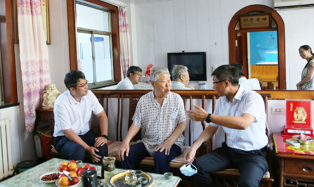 國網煙臺市蓬萊區供電公司：看望慰問退休老干部