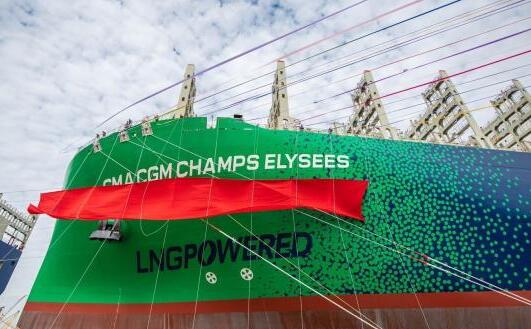 廣西欽州港實現15萬噸級超大型集裝箱常態化進出港