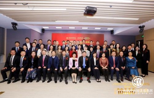 2020律師行業高質量發展論壇暨盈科中國突破10000名律師慶典舉行