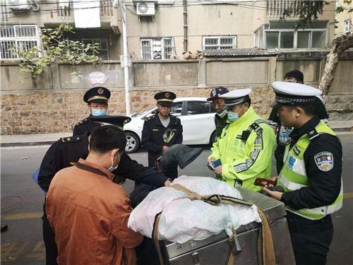 開鎖、刻章……再亂貼亂畫“小廣告”，可能入刑！