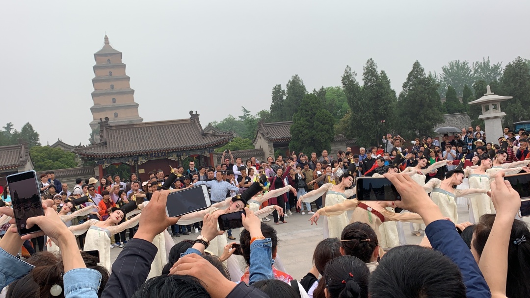 復盤《麗人行》:20億播放量有“神操作”？