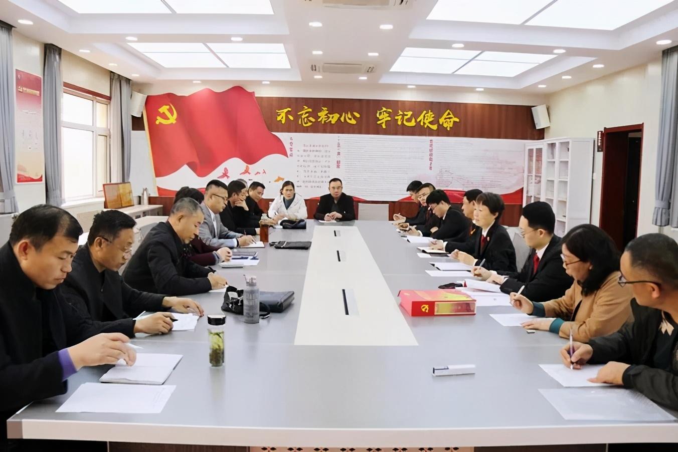學習十九屆五中全會精神——黃河涯法庭與鎮實驗小學開展聯學共建活動