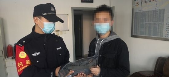 老人將30萬元芯片當廢品 鐵警助外地小伙找回