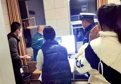 郯城：關鍵時刻，高速交警緊急救助！