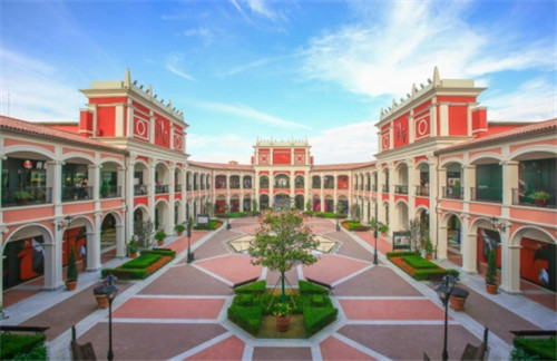 武漢佛羅倫薩小鎮購物攻略：地鐵直達，品牌豐富度滿分