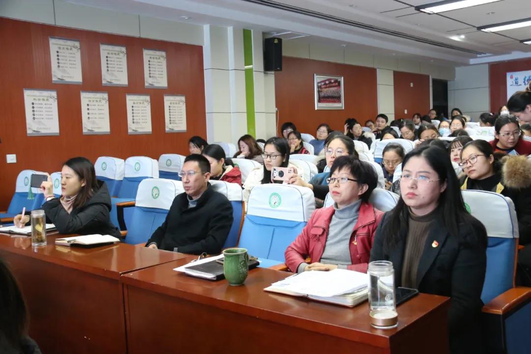 做先鋒使命牢記 細分析診斷賦能——學院附小召開教育教學專題會議