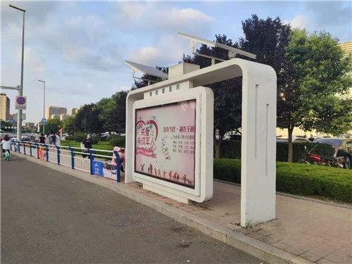 小廣告治理進行時，打好疏導牌，市民更舒心