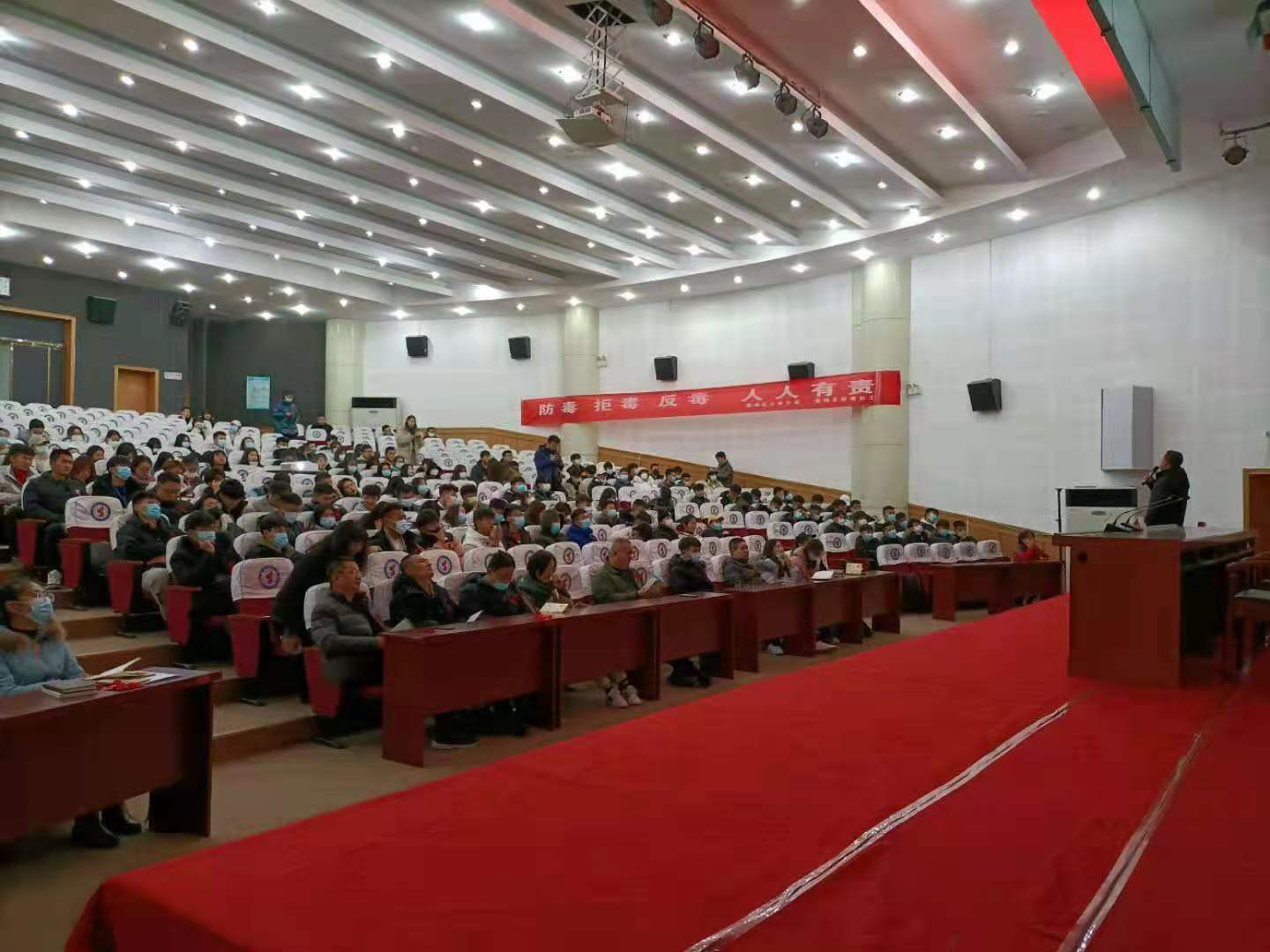 德城區疾控中心積極開展禁毒防艾進校園活動