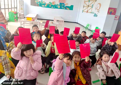 郯城縣花園鎮中心幼兒園召開防一氧化碳中毒家長會