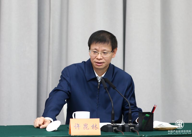 許昆林主持召開城市綠化提升工作專題會