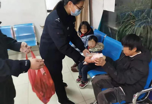 深夜，臨沂3個孩子哭著被送進救助站